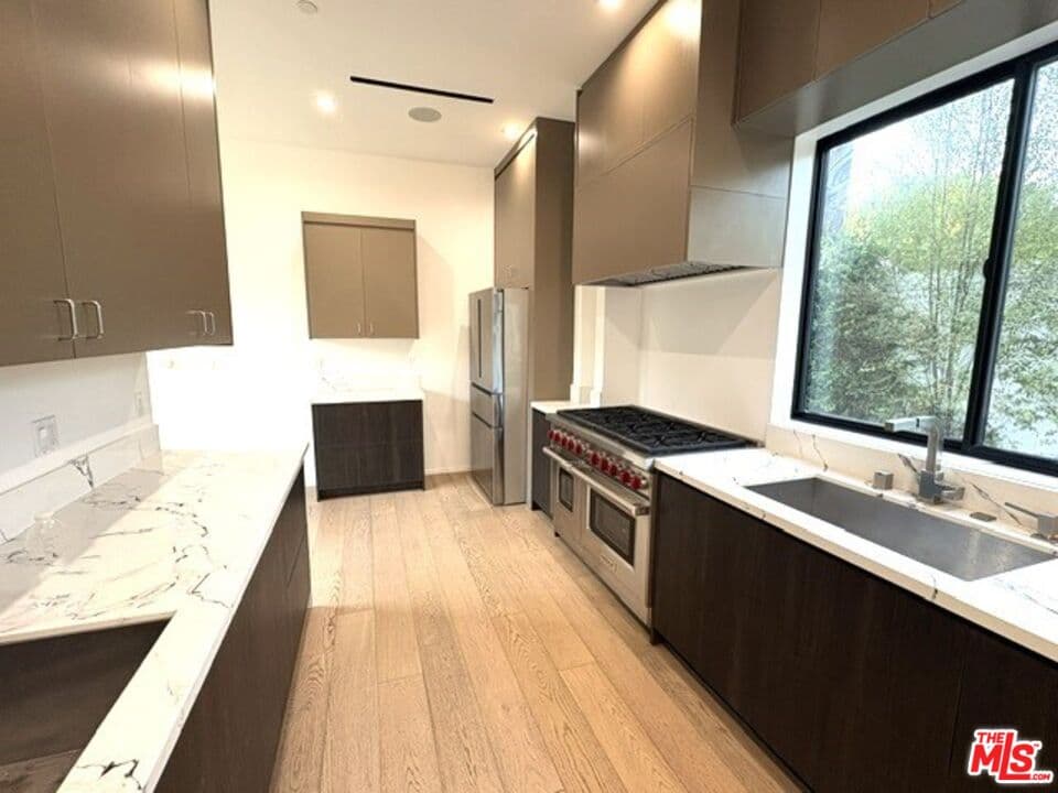 4 bd, 6 ba House in Culver City, CA — $15,000/mo — photo 2