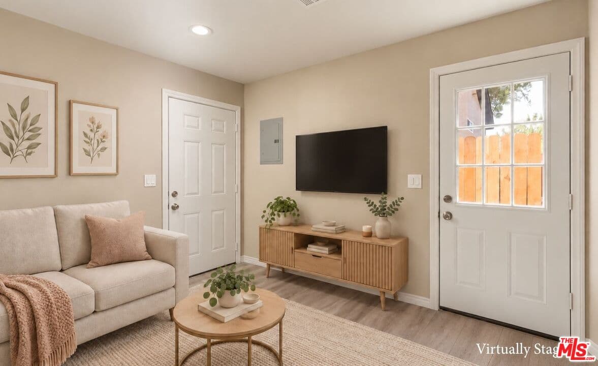 3BR House in North Hills — $2,495/mo