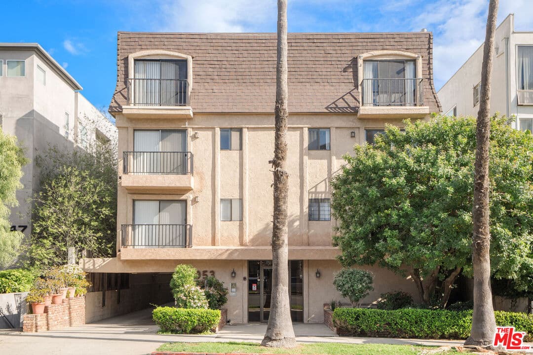 2 bd, 2 ba Apartment in Santa Monica, CA — $3,795/mo — photo 1