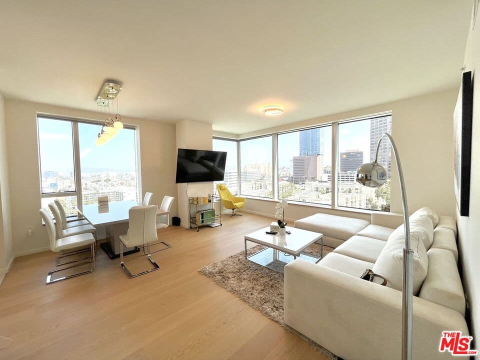 2 bd, 2 ba Condo in Los Angeles, CA — $4,900/mo — photo 1