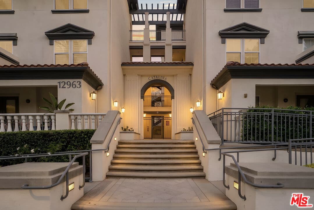 2 bd, 2 ba Condo in Playa Vista, CA — $4,600/mo — photo 2