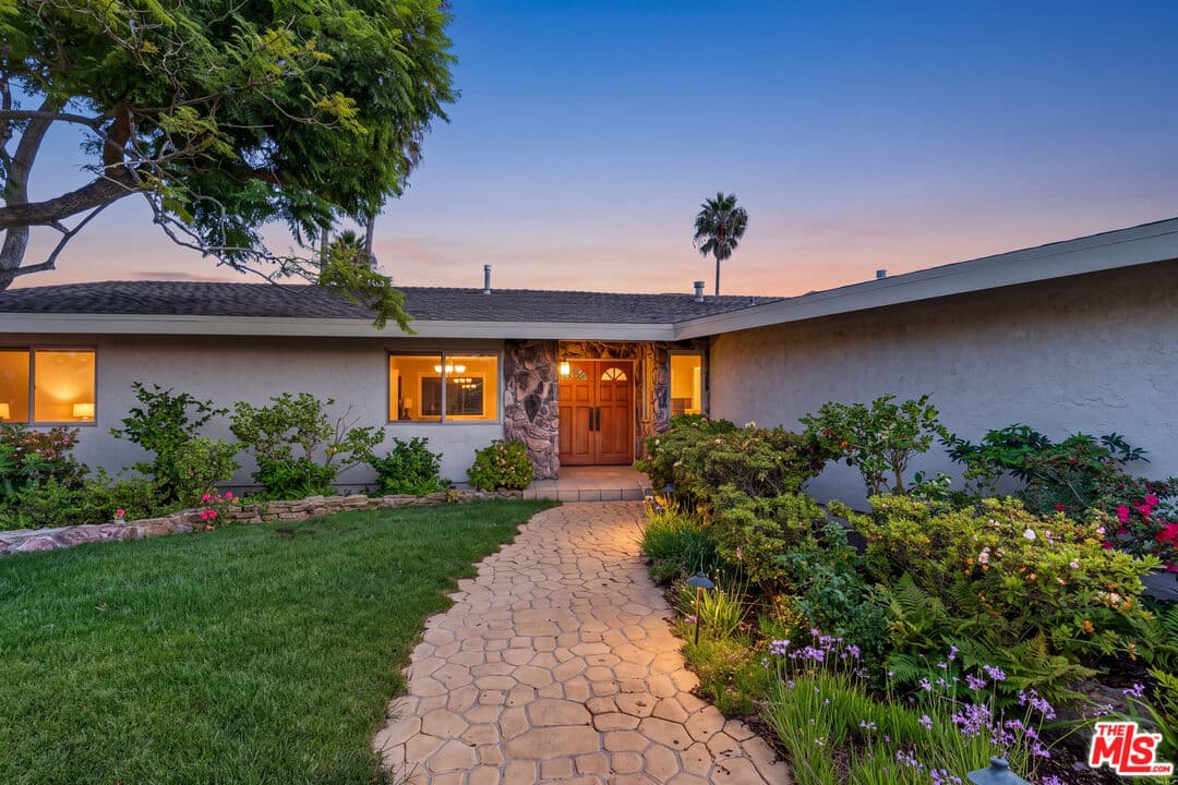 3 bd, 3 ba House in Malibu, CA — $12,800/mo — photo 1