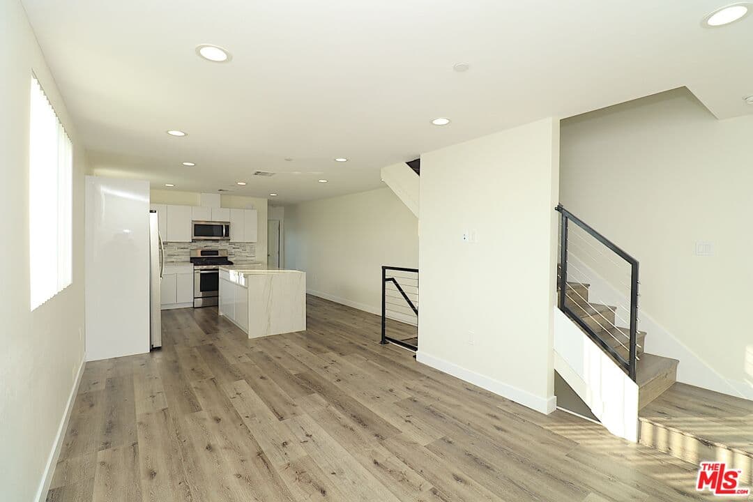 5 bd, 4 ba Townhouse in Los Angeles, CA — $5,250/mo — photo 2