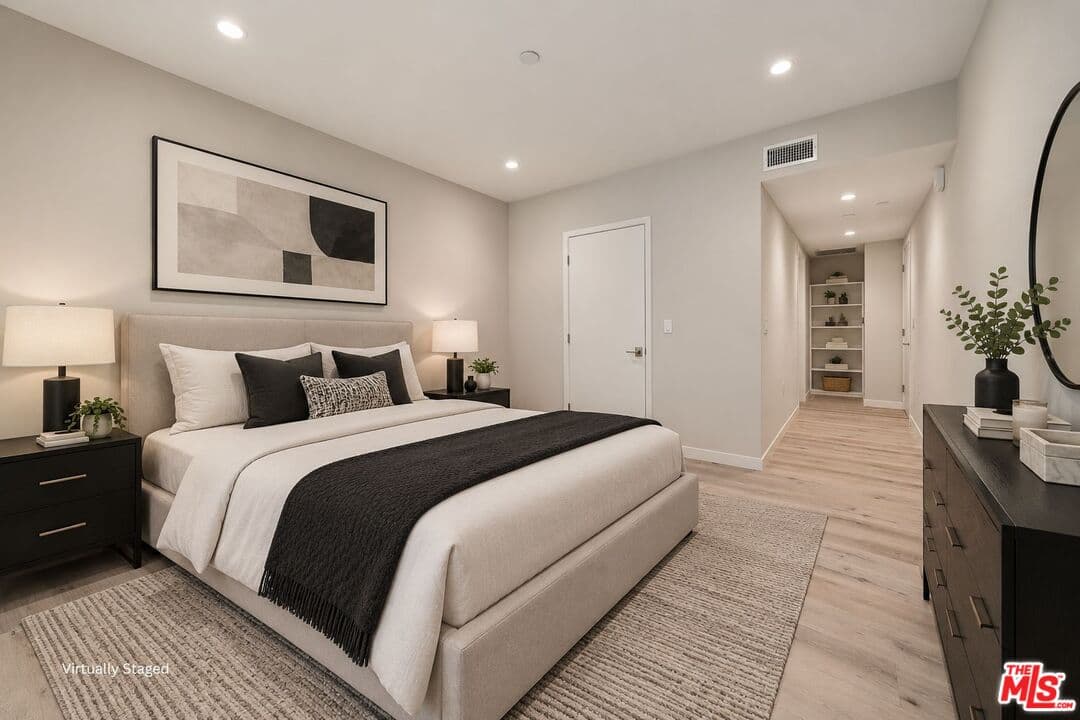 2 bd, 3 ba Apartment in Los Angeles, CA — $4,477/mo — photo 2