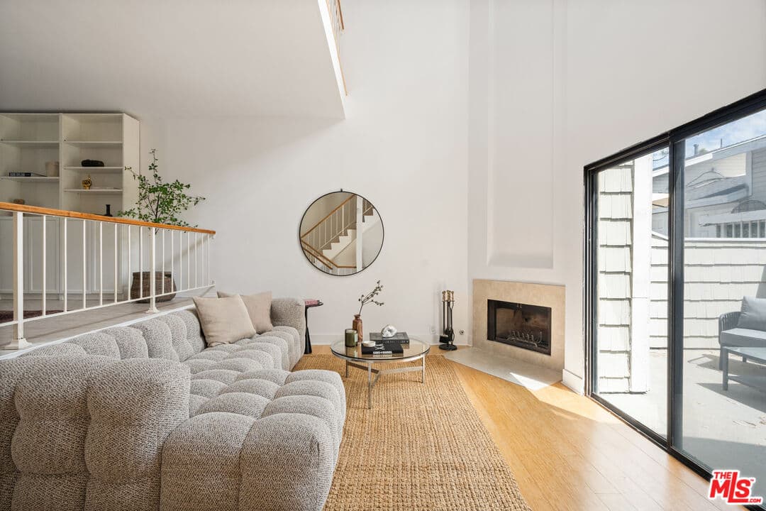 2BR Condo in Los Angeles β $3,995/mo