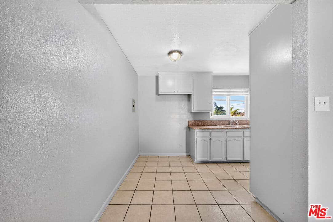 2 bd, 1 ba Apartment in Lynwood, CA — $1,899/mo — photo 2