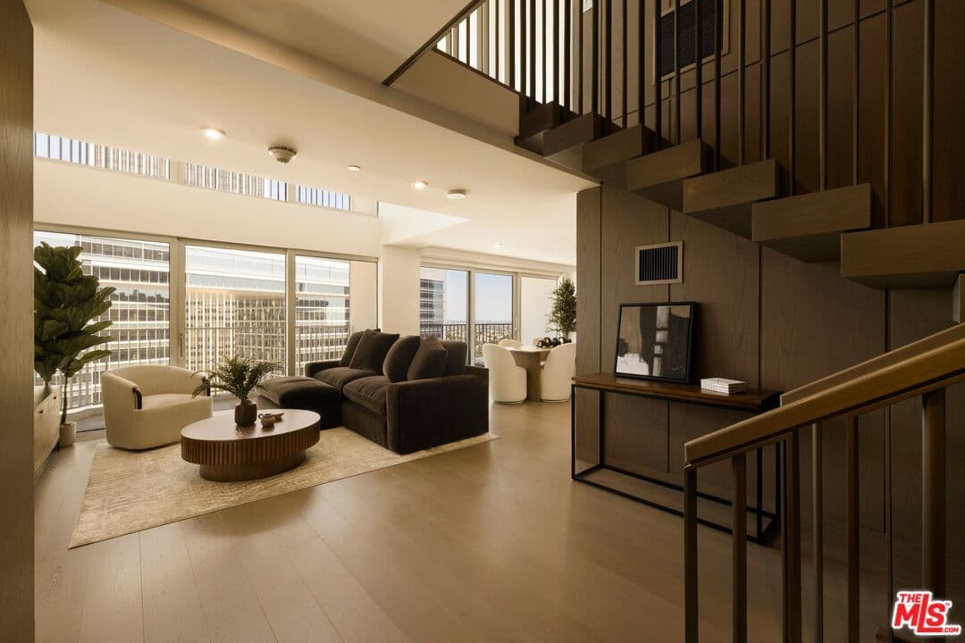 2 bd, 3 ba Condo in Los Angeles, CA — $27,500/mo — photo 2