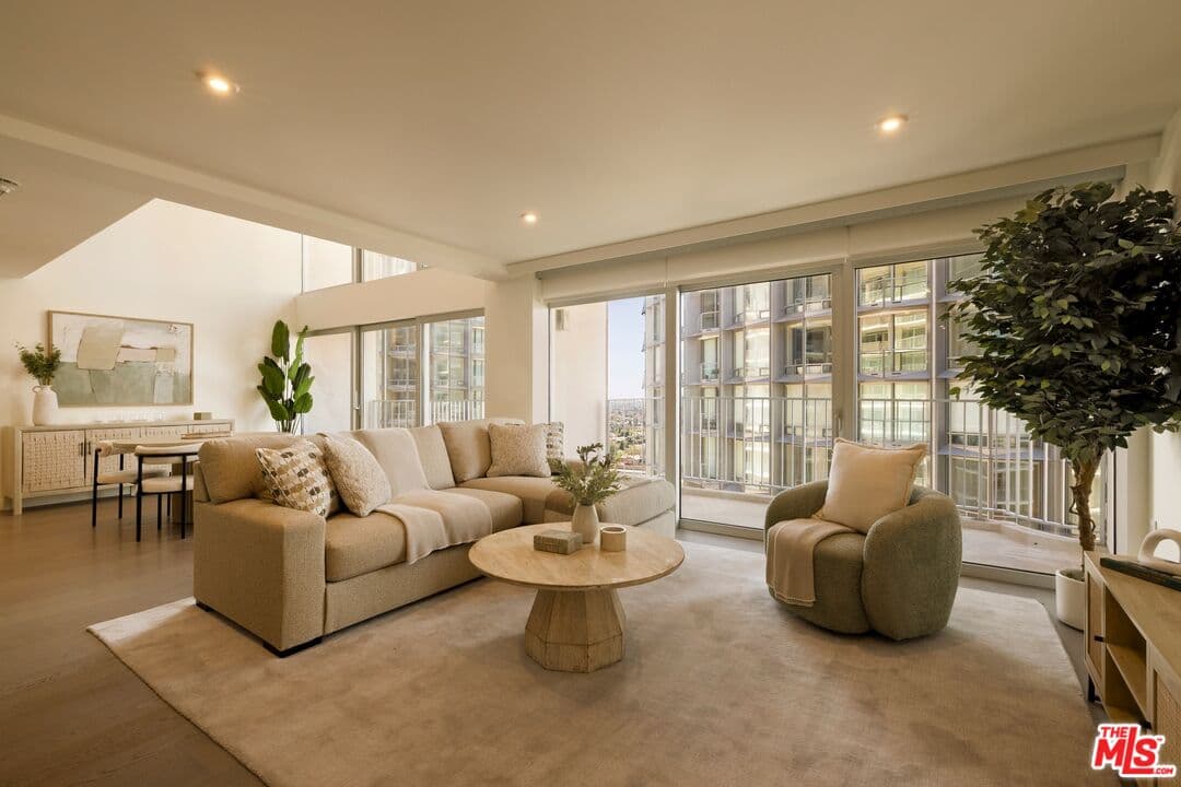 1 bd, 2 ba Condo in Los Angeles, CA — $14,500/mo — photo 1