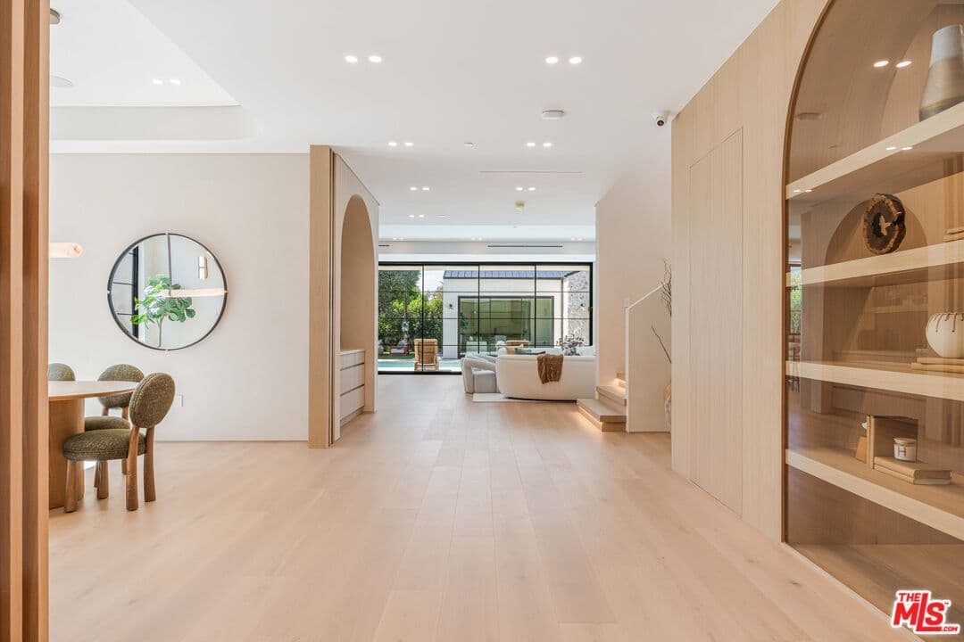 6 bd, 7 ba House in Los Angeles, CA — $26,000/mo — photo 2
