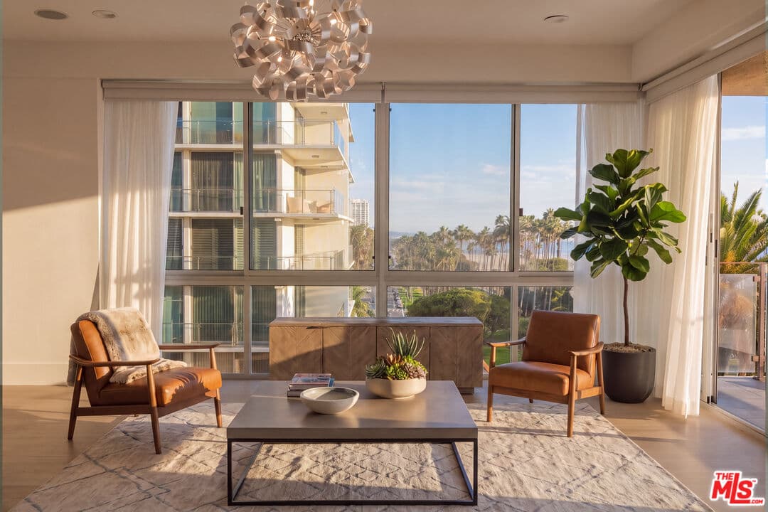 4 bd, 5 ba Condo in Santa Monica, CA — $27,500/mo — photo 2