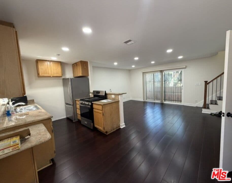 2 bd, 2 ba Condo in Inglewood, CA — $2,750/mo — photo 1