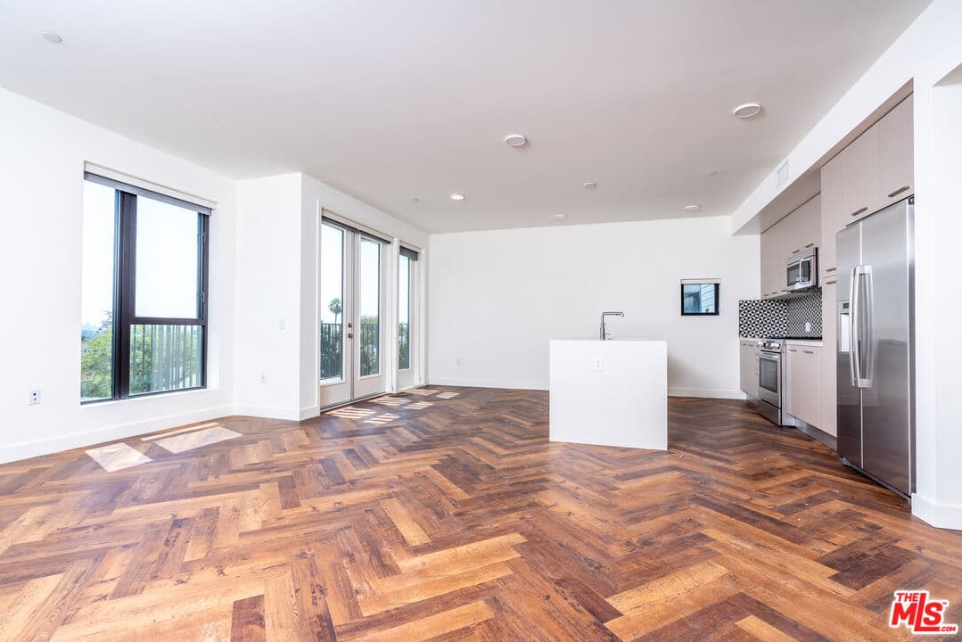 2 bd, 2 ba Apartment in West Hollywood, CA — $6,764/mo — photo 1
