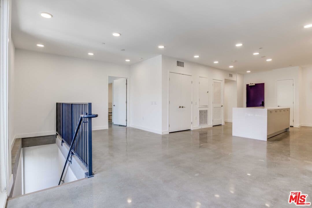 2 bd, 2 ba Apartment in West Hollywood, CA — $6,514/mo — photo 2