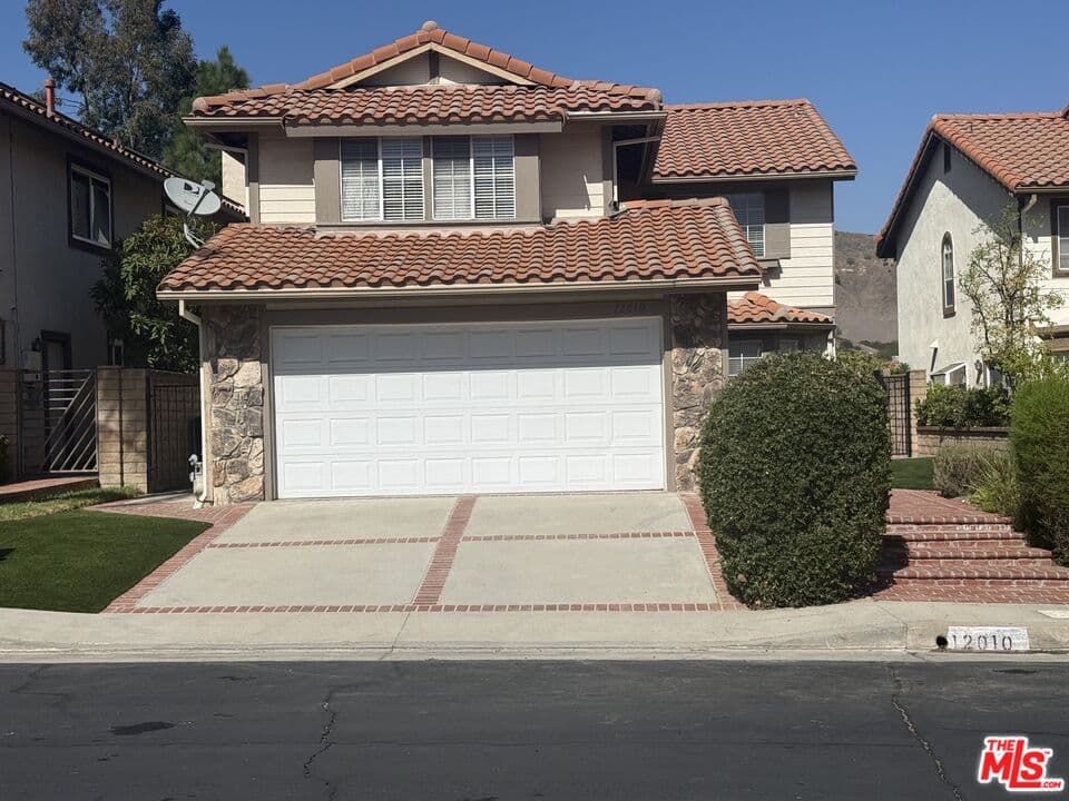 3BR House in Porter Ranch — $4,590/mo