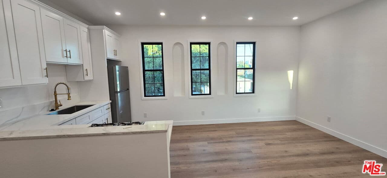 Studio, 1 ba Townhouse in Los Angeles, CA — $1,595/mo — photo 1