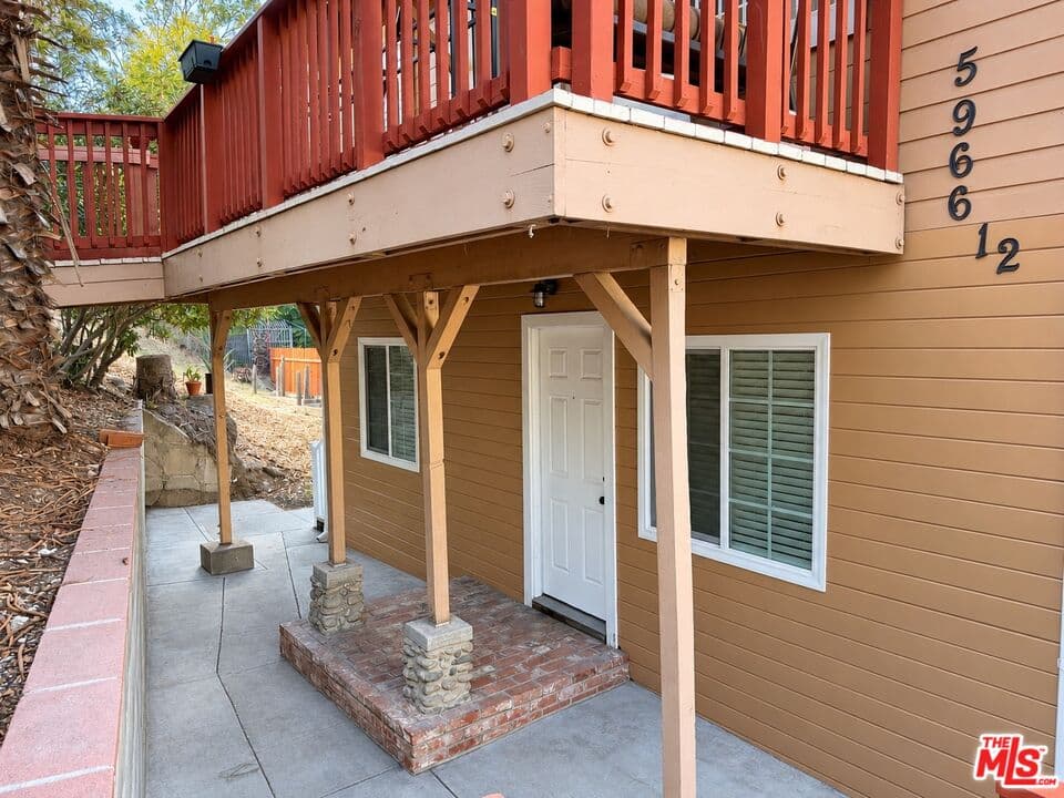 2 bd, 1 ba Townhouse in Los Angeles, CA — $2,750/mo — photo 2
