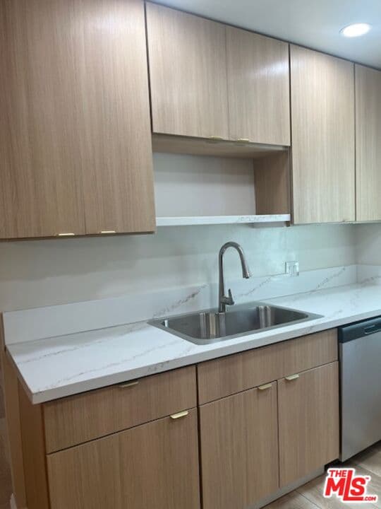 2 bd, 2 ba Apartment in Los Angeles, CA — $2,900/mo — photo 2