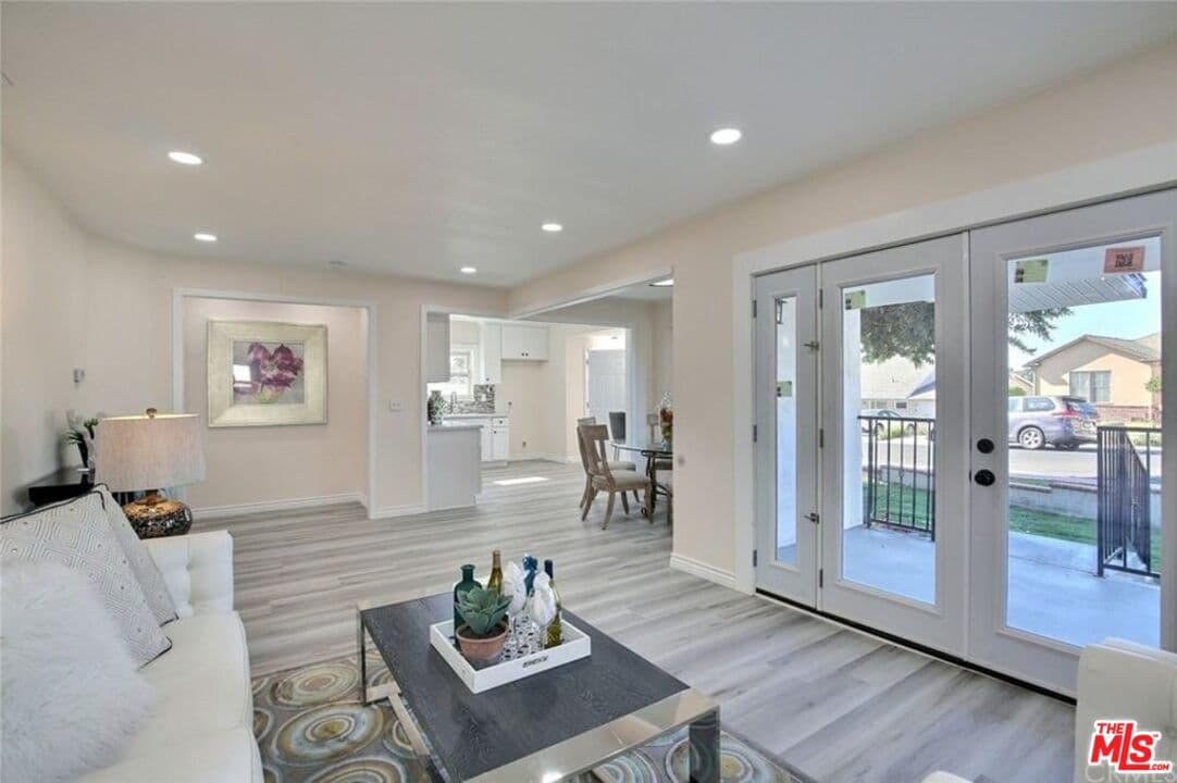 3 bd, 2 ba House in Los Angeles, CA — $5,500/mo — photo 2