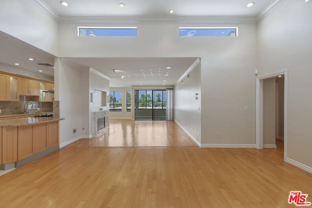 2 bd, 3 ba Condo in Sherman Oaks, CA — $4,500/mo — photo 1