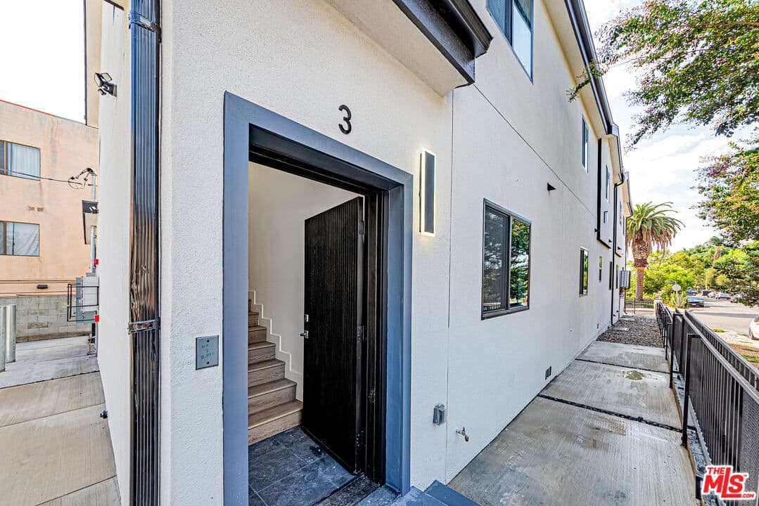 12 bd, 12 ba House in Los Angeles, CA — $25,000/mo — photo 2