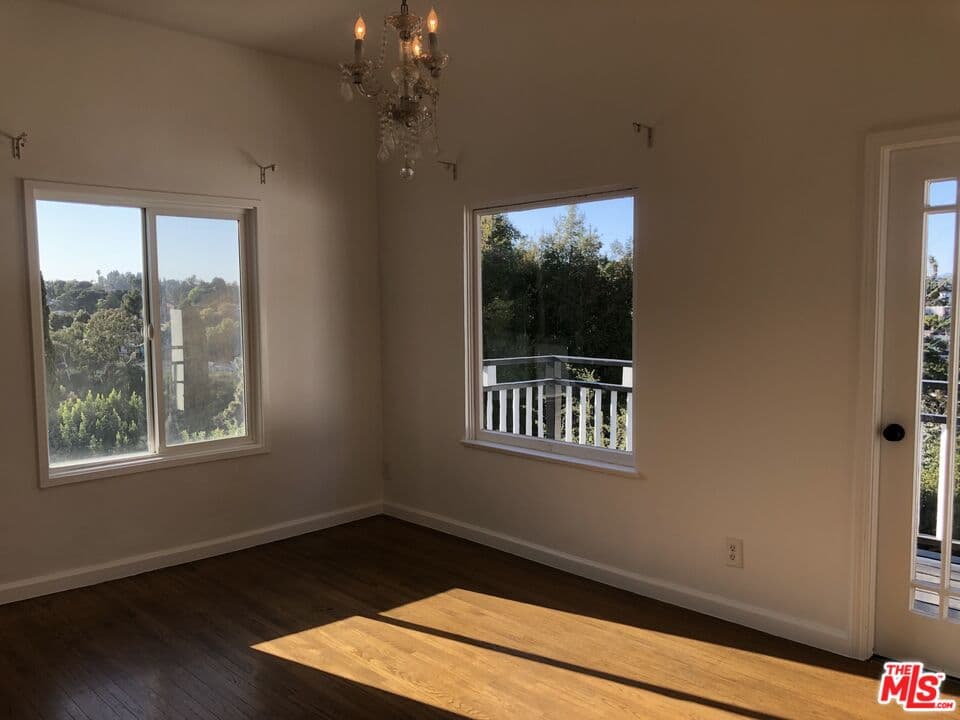 Studio, 1 ba Apartment in Los Angeles, CA — $3,300/mo — photo 2