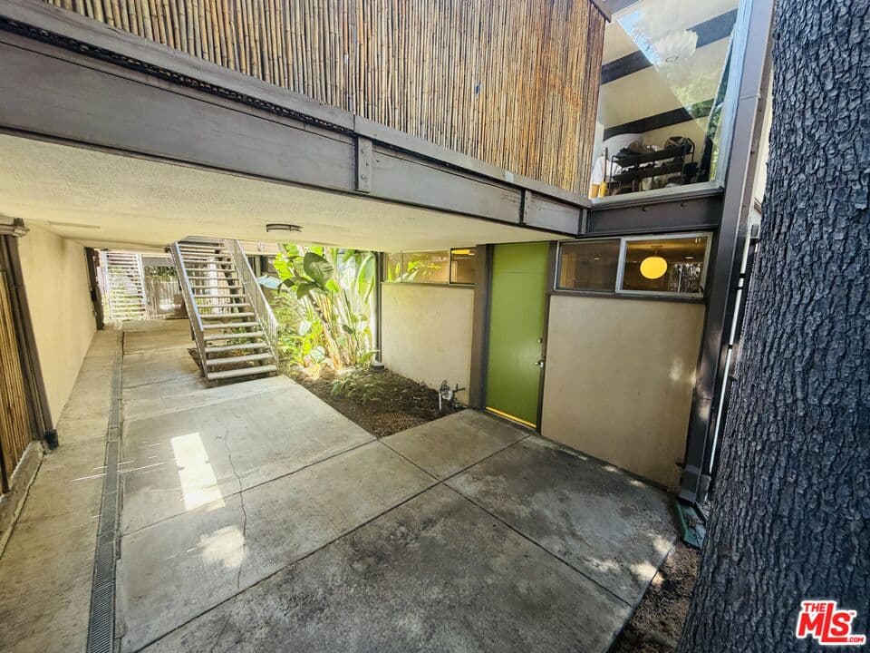 1 bd, 1 ba Townhouse in Los Angeles, CA — $2,400/mo — photo 1
