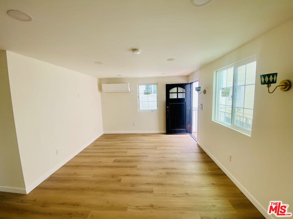 2 bd, 2 ba Apartment in Los Angeles, CA — $4,145/mo — photo 2