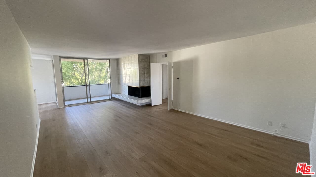 2 bd, 2 ba Condo in Beverly Hills, CA — $3,500/mo — photo 1