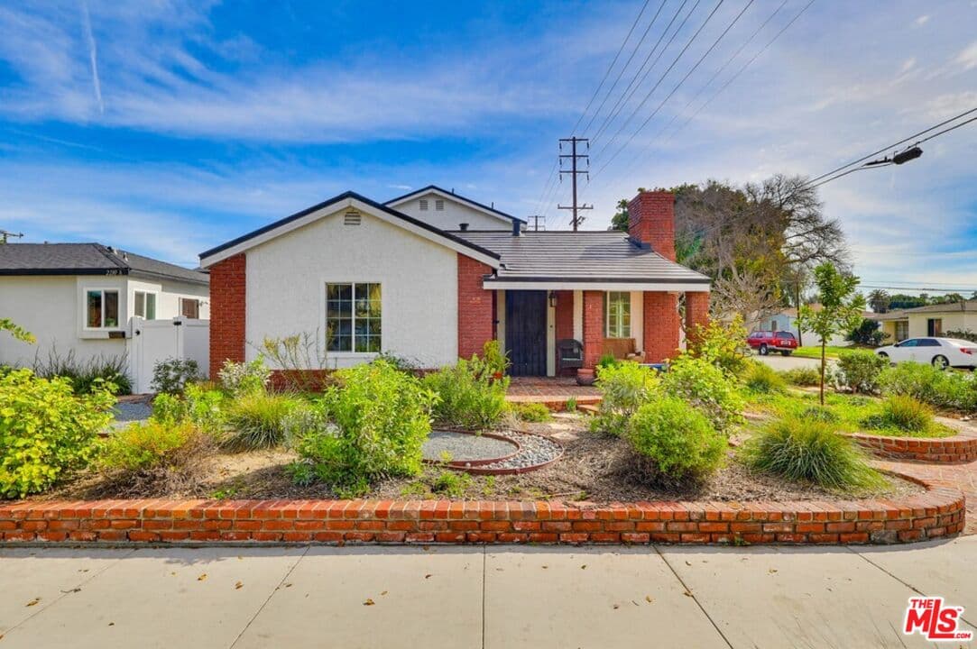 4 bd, 2 ba House in Long Beach, CA — $4,950/mo — photo 2