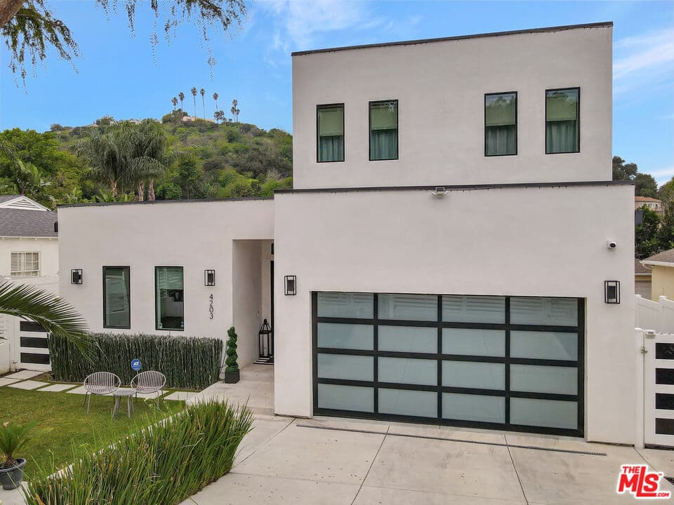 5 bd, 5 ba House in Sherman Oaks, CA — $12,900/mo — photo 1