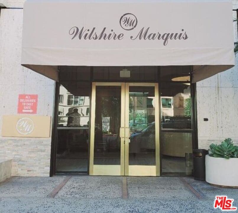 2 bd, 2 ba Condo in Los Angeles, CA — $4,600/mo — photo 2