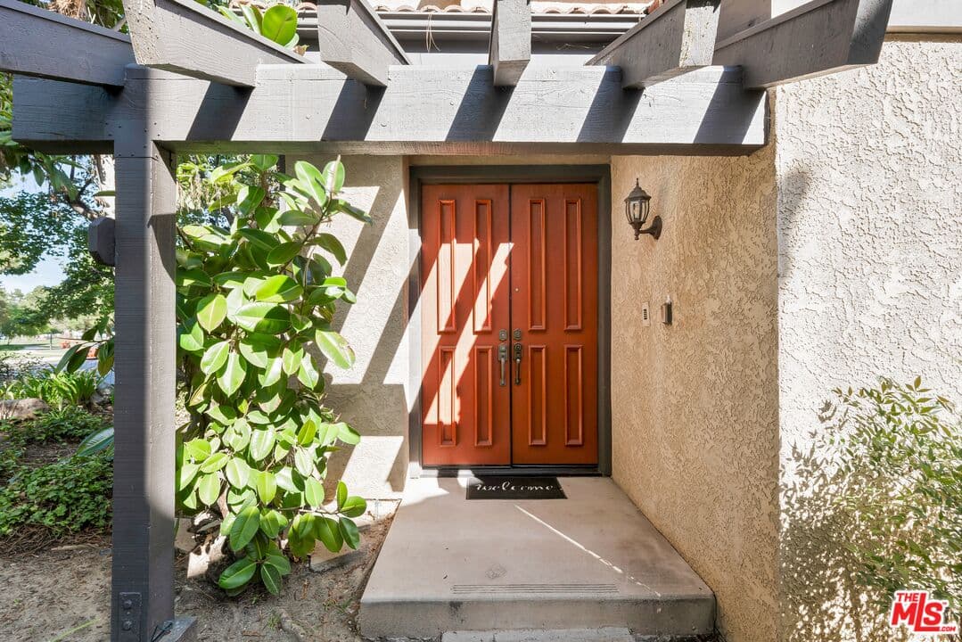 3 bd, 3 ba Condo in Los Angeles, CA — $4,900/mo — photo 2