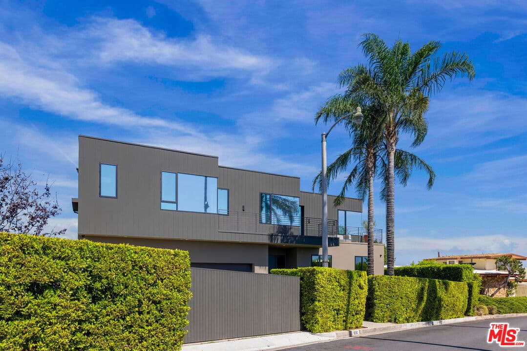 6 bd, 7 ba House in Los Angeles, CA — $55,000/mo — photo 2