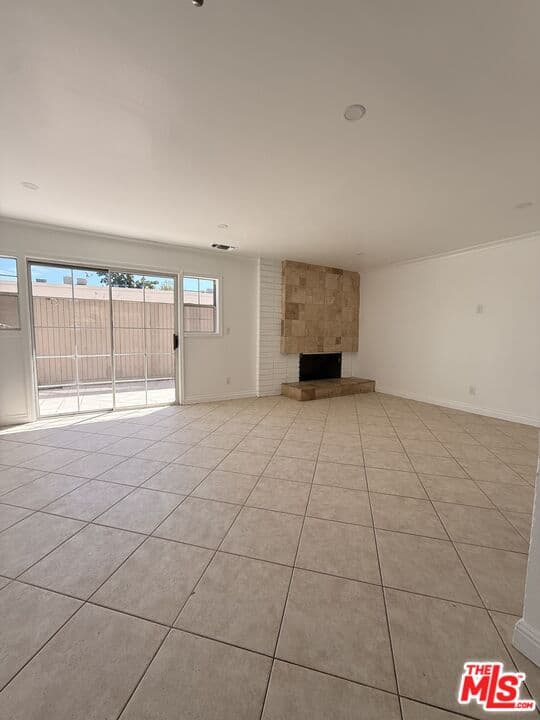 3 bd, 3 ba Condo in Tarzana, CA — $3,900/mo — photo 1