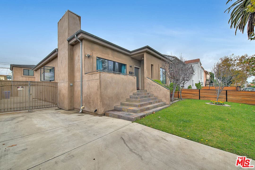 3 bd, 2 ba House in Los Angeles, CA — $4,396/mo — photo 2