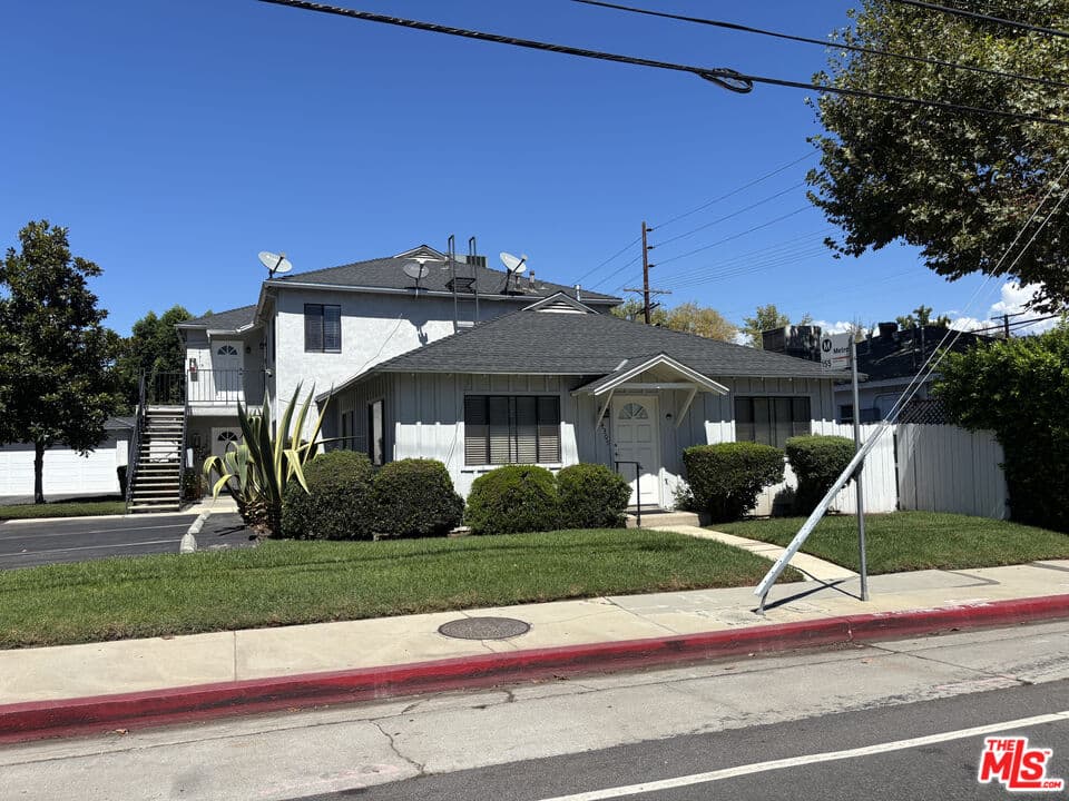 1 bd, 1 ba Apartment in Los Angeles, CA — $2,200/mo — photo 1
