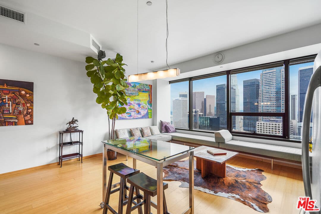 1 bd, 1 ba Condo in Los Angeles, CA — $2,500/mo — photo 1