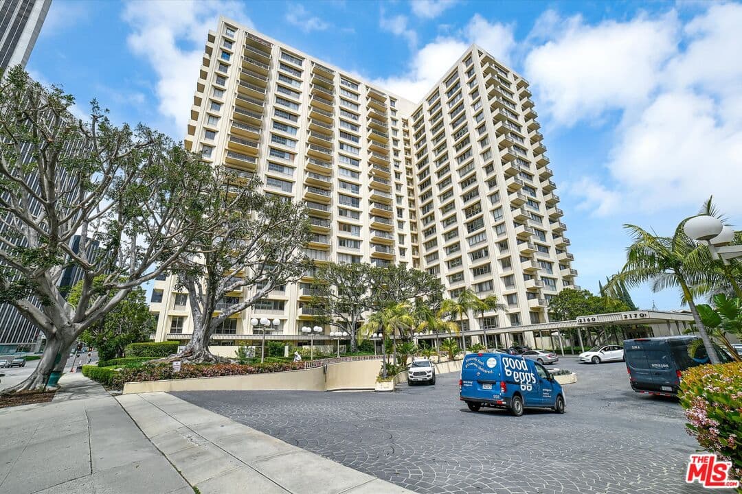 Studio, 1 ba Condo in Los Angeles, CA — $2,950/mo — photo 1
