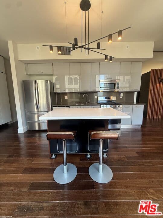 1 bd, 1 ba Condo in Los Angeles, CA — $2,700/mo — photo 2