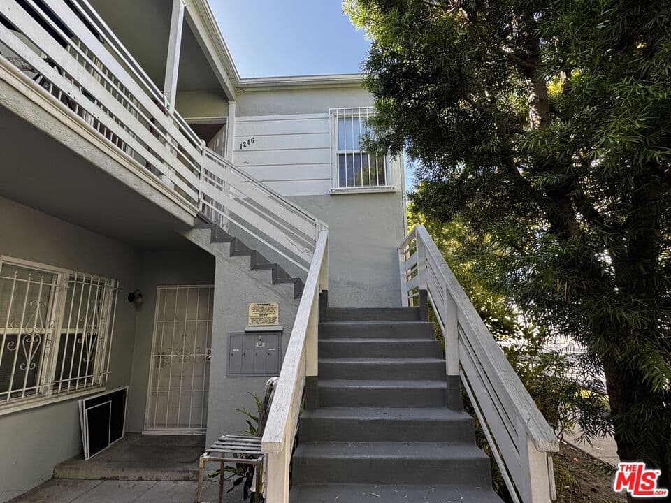 2 bd, 1 ba Townhouse in Los Angeles, CA — $3,500/mo — photo 1