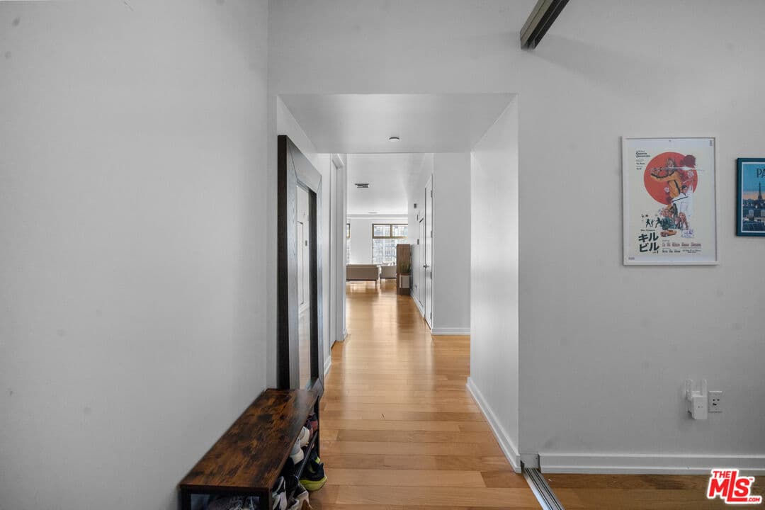 2 bd, 2 ba Condo in Los Angeles, CA — $3,500/mo — photo 2
