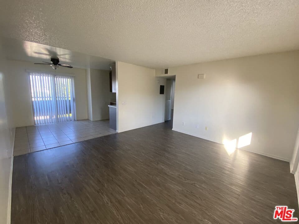 2BR Apartment in Los Angeles β $2,245/mo