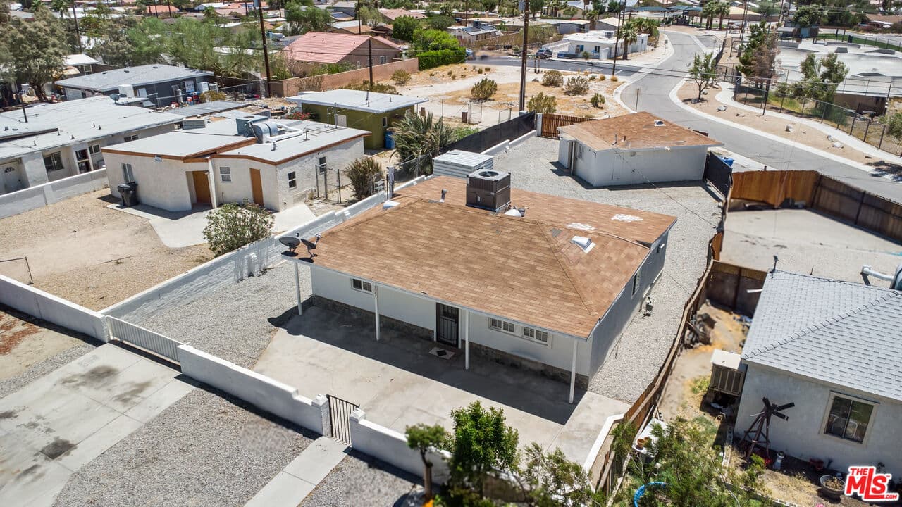 1 bd, 1 ba House in Desert Hot Springs, CA — $1,395/mo — photo 2