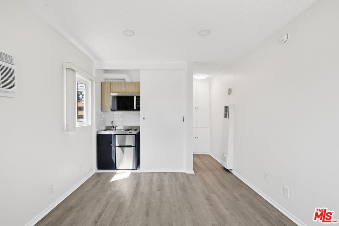 Studio, 1 ba Apartment in Los Angeles, CA — $1,595/mo — photo 1