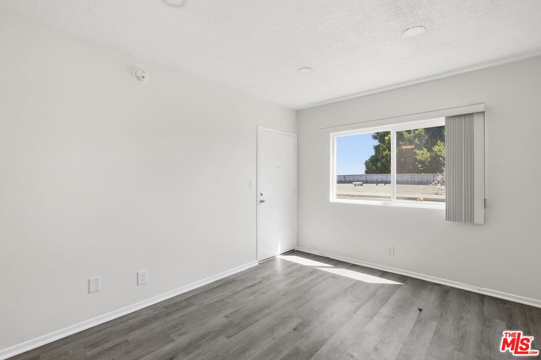 Studio, 1 ba Apartment in Los Angeles, CA — $1,595/mo — photo 2
