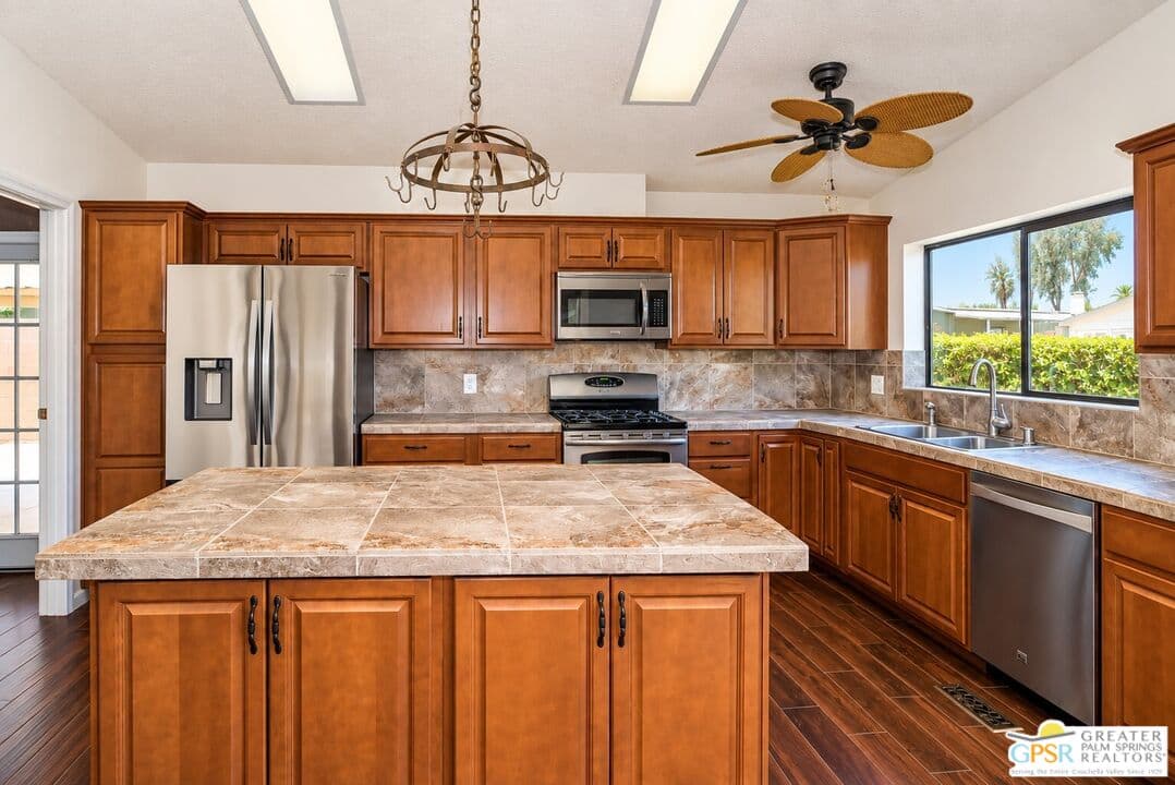 2 bd, 2 ba House in Palm Desert, CA — $2,700/mo — photo 2