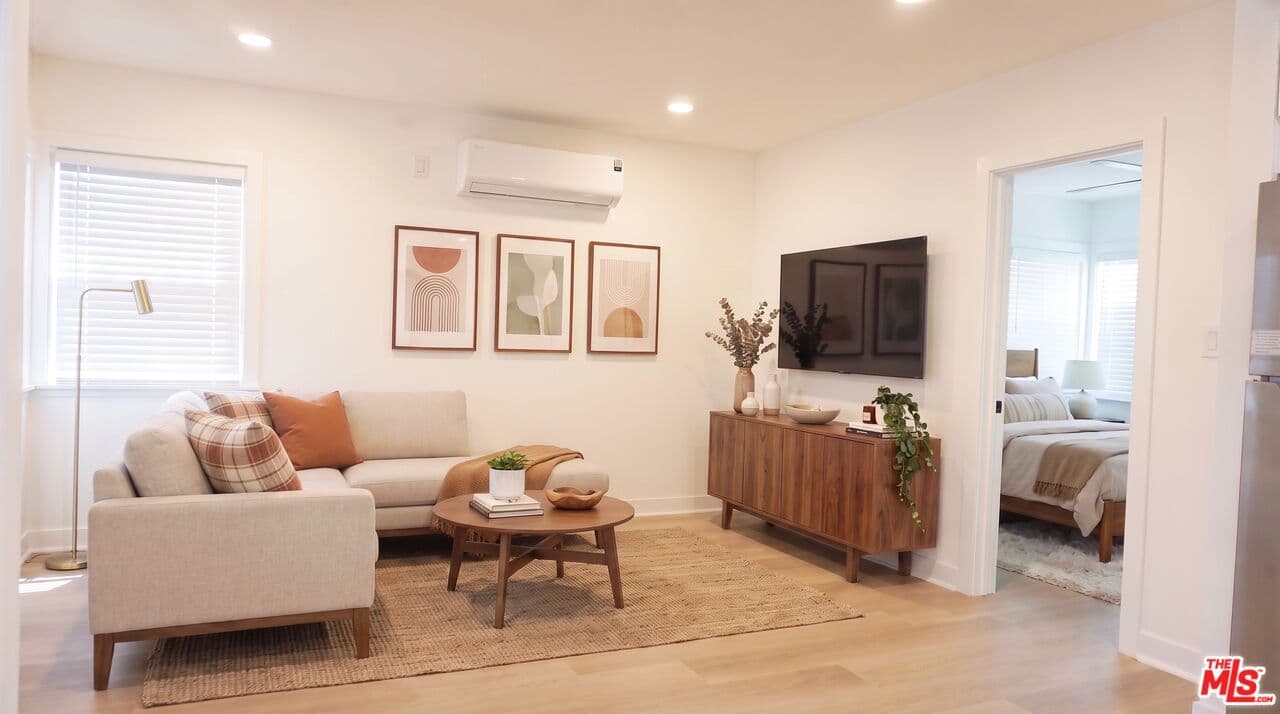 1 bd, 1 ba House in Inglewood, CA — $2,650/mo — photo 2