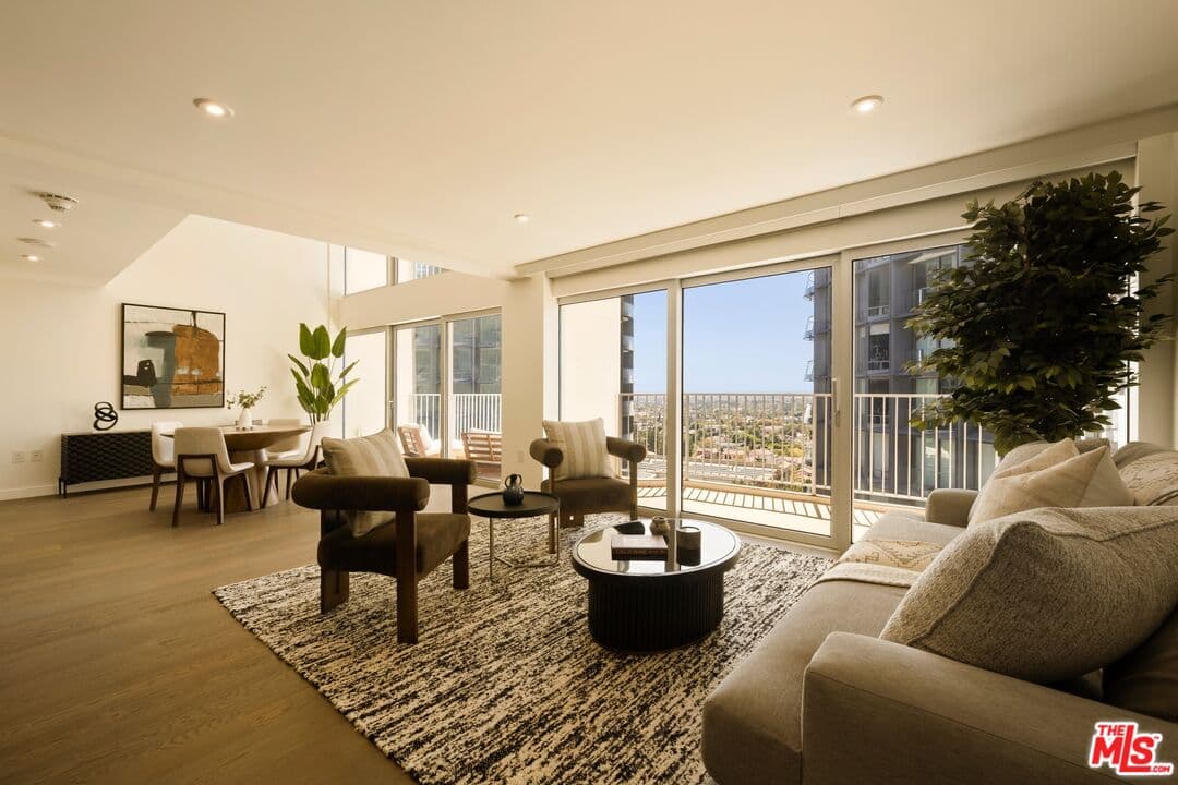1 bd, 2 ba Condo in Los Angeles, CA — $14,500/mo — photo 1