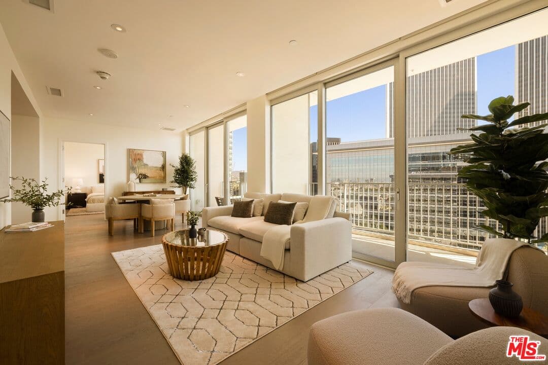 2 bd, 3 ba Condo in Los Angeles, CA — $20,000/mo — photo 1