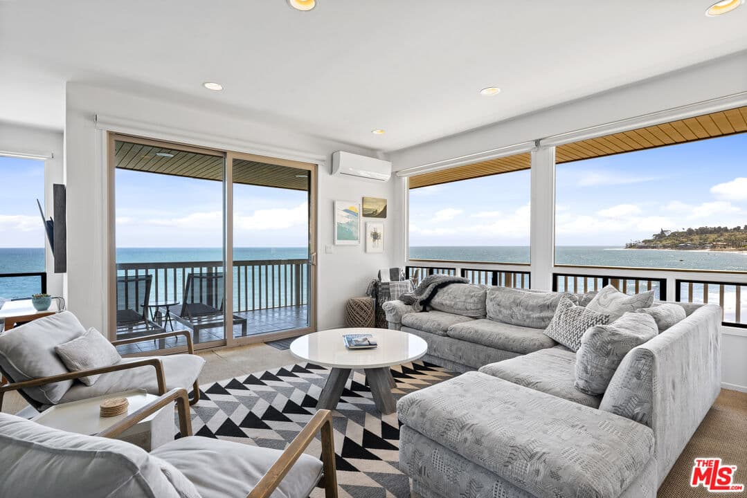 3 bd, 2 ba Condo in Malibu, CA — $15,000/mo — photo 2